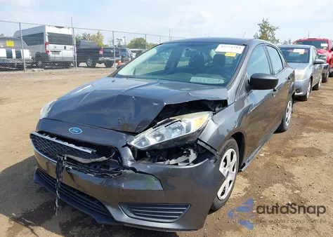 2016 Ford Focus S из США, поврежденный, VIN 1FADP3E27GL257647